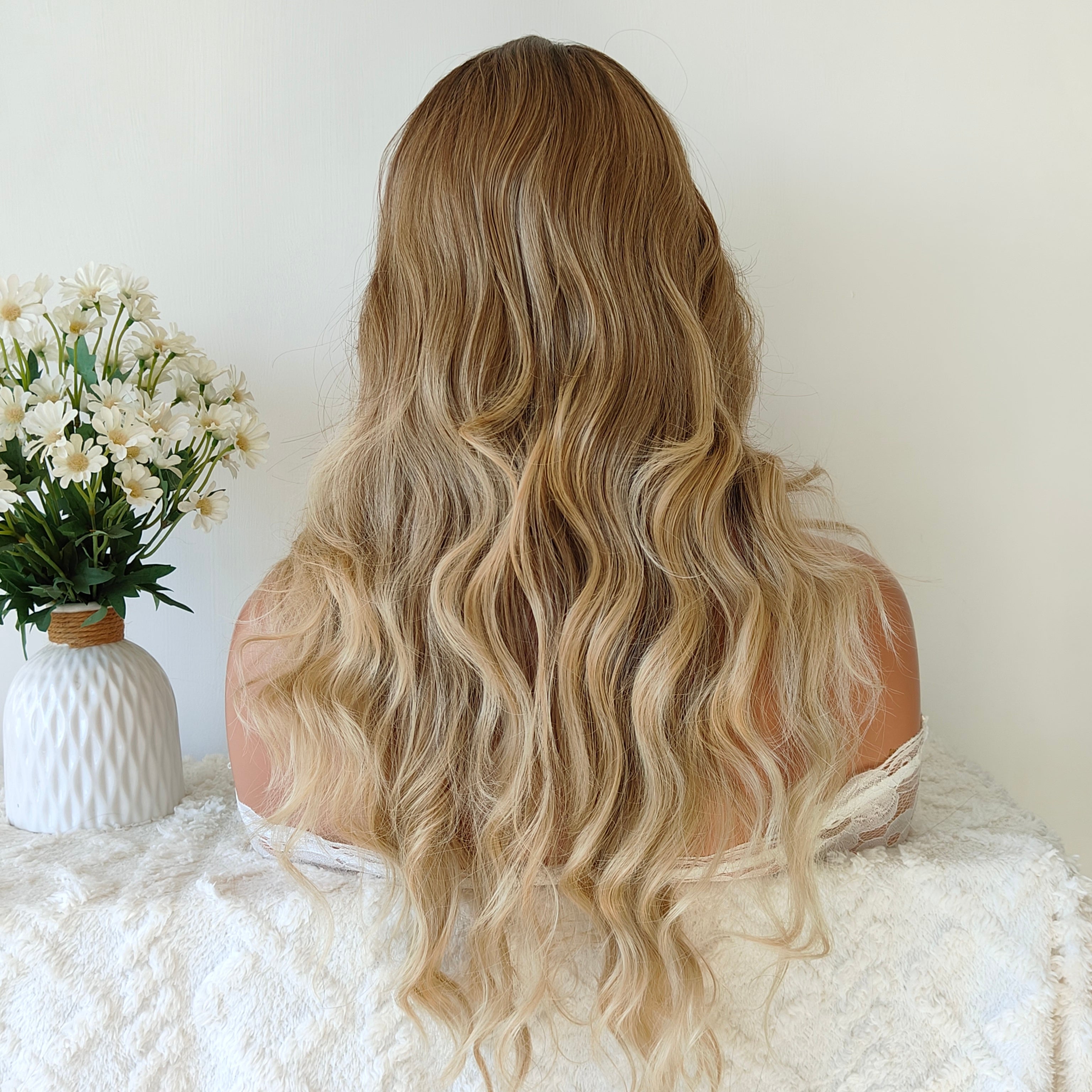 Lily Blonde Long Wavy Wig without Bangs